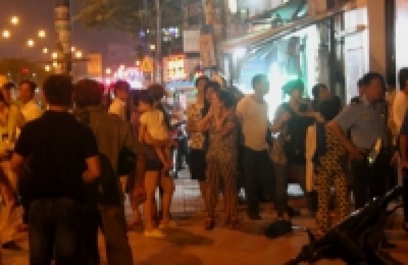 Cháy chung cư cao cấp 17 tầng, hàng trăm người hoảng sợ